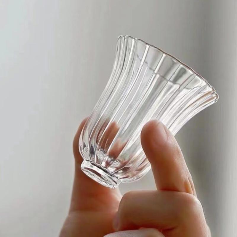Japanese Tea - 50ml Mini Blütenblatt-Glas-Teetassen Japanische Gongfu-Teetasse Transparente